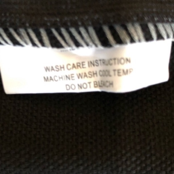 NWOT graphic square throw pillow case black & gold - Picture 5 of 5